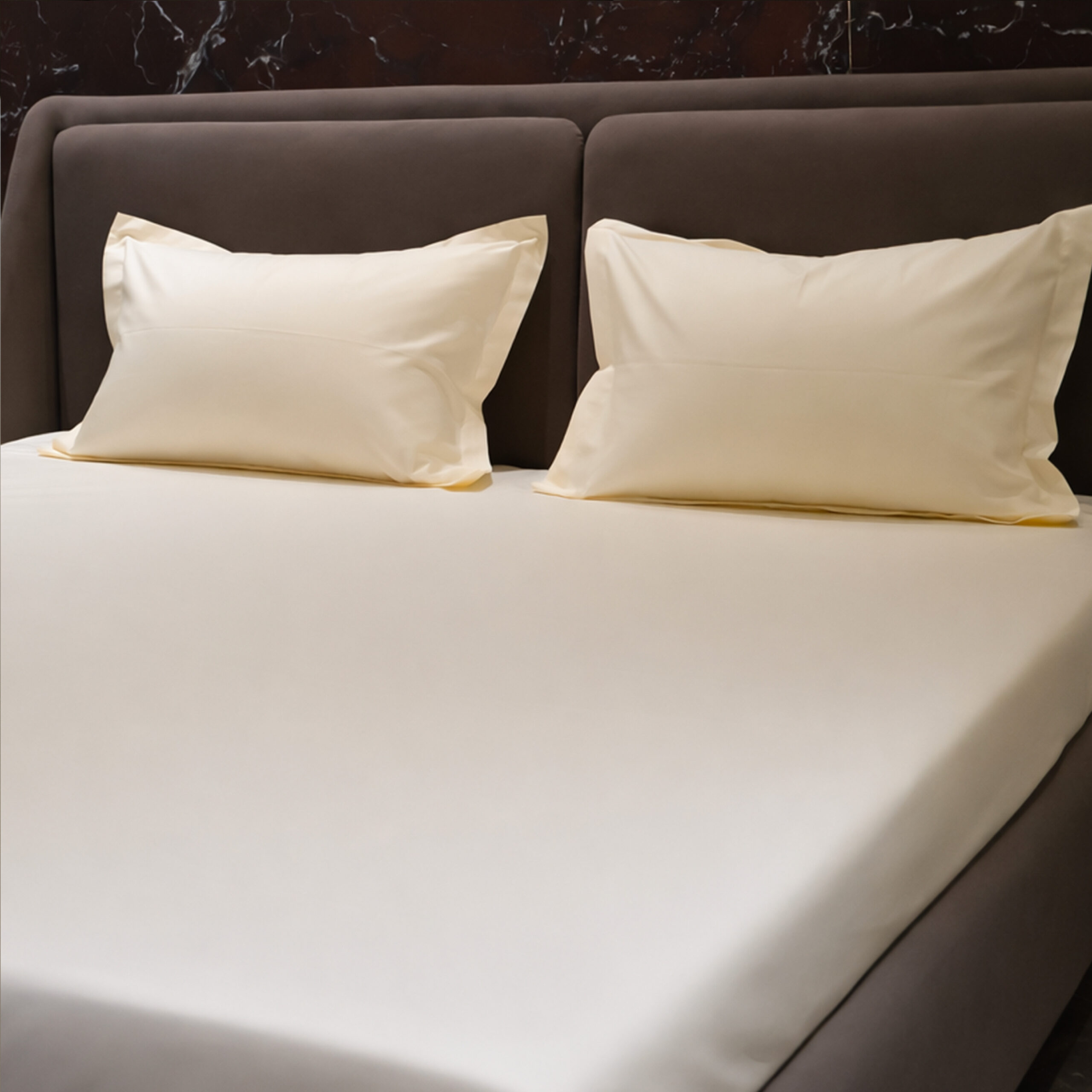 Off White 400 TC Cotton Double Bedsheet - Image 3