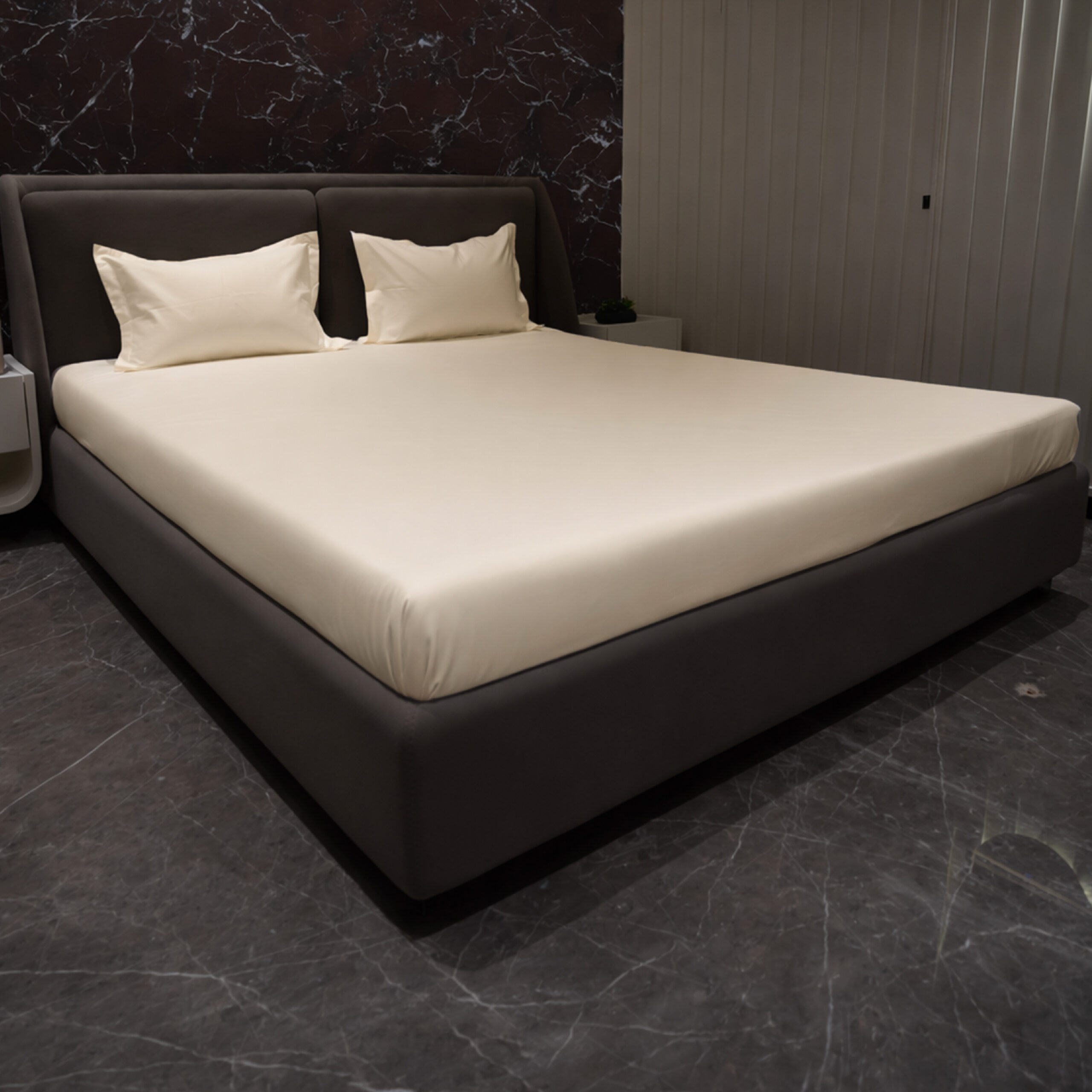 Off White 400 TC Cotton Double Bedsheet - Image 2